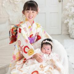 着物を着た姉妹の写真