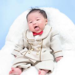 楽しそうな赤ちゃんの写真