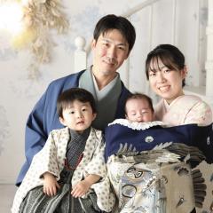 みんなで着物を着て家族写真