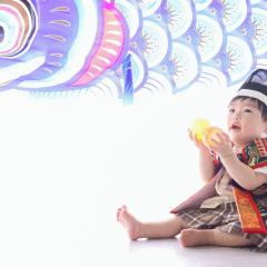 鯉のぼりと男の子