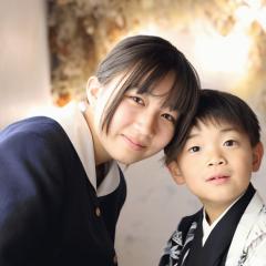 七五三のおとこのことおねえちゃん