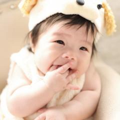 いぬのきぐるみをきたあかちゃん