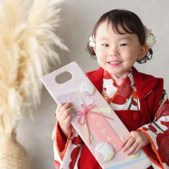 ちとせあめを持つおんなのこ