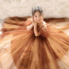 ドレスをきたおんなのこ