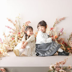 お花に囲まれて妹と一緒に写真撮ったよ